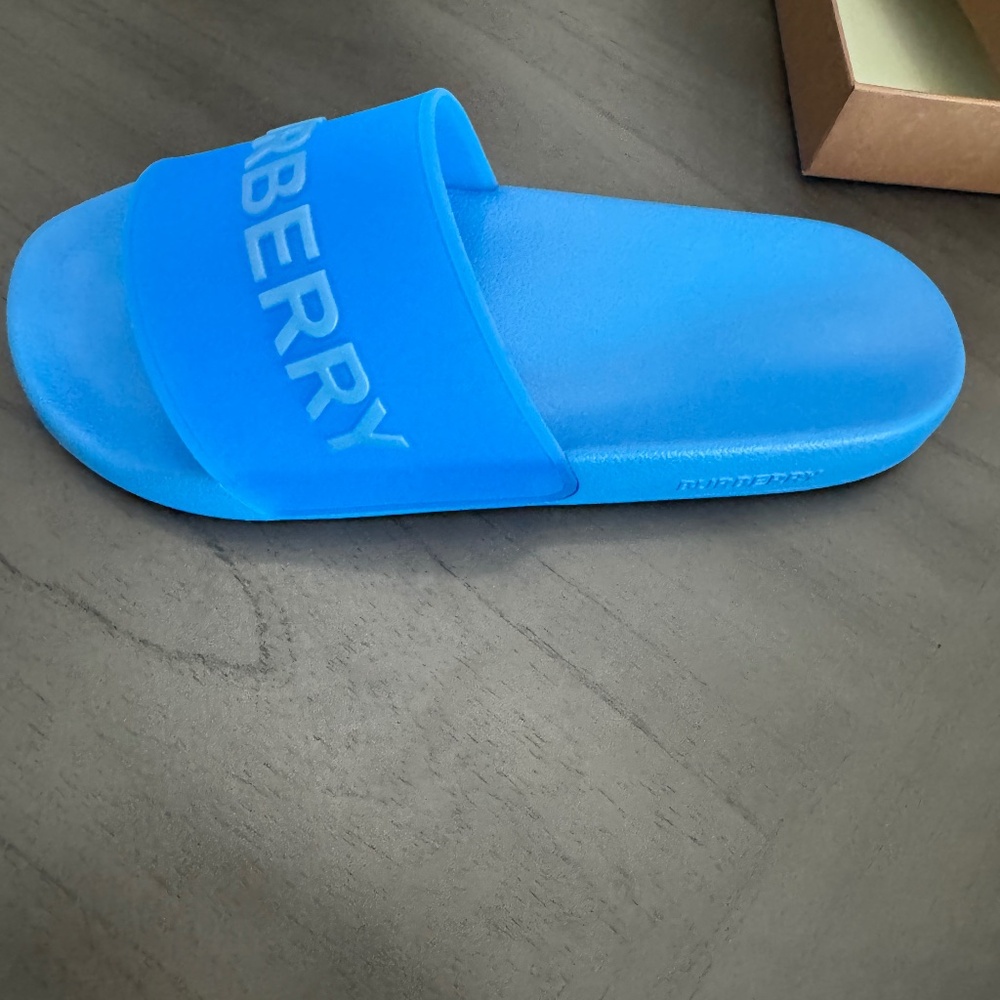 Burberry Slider